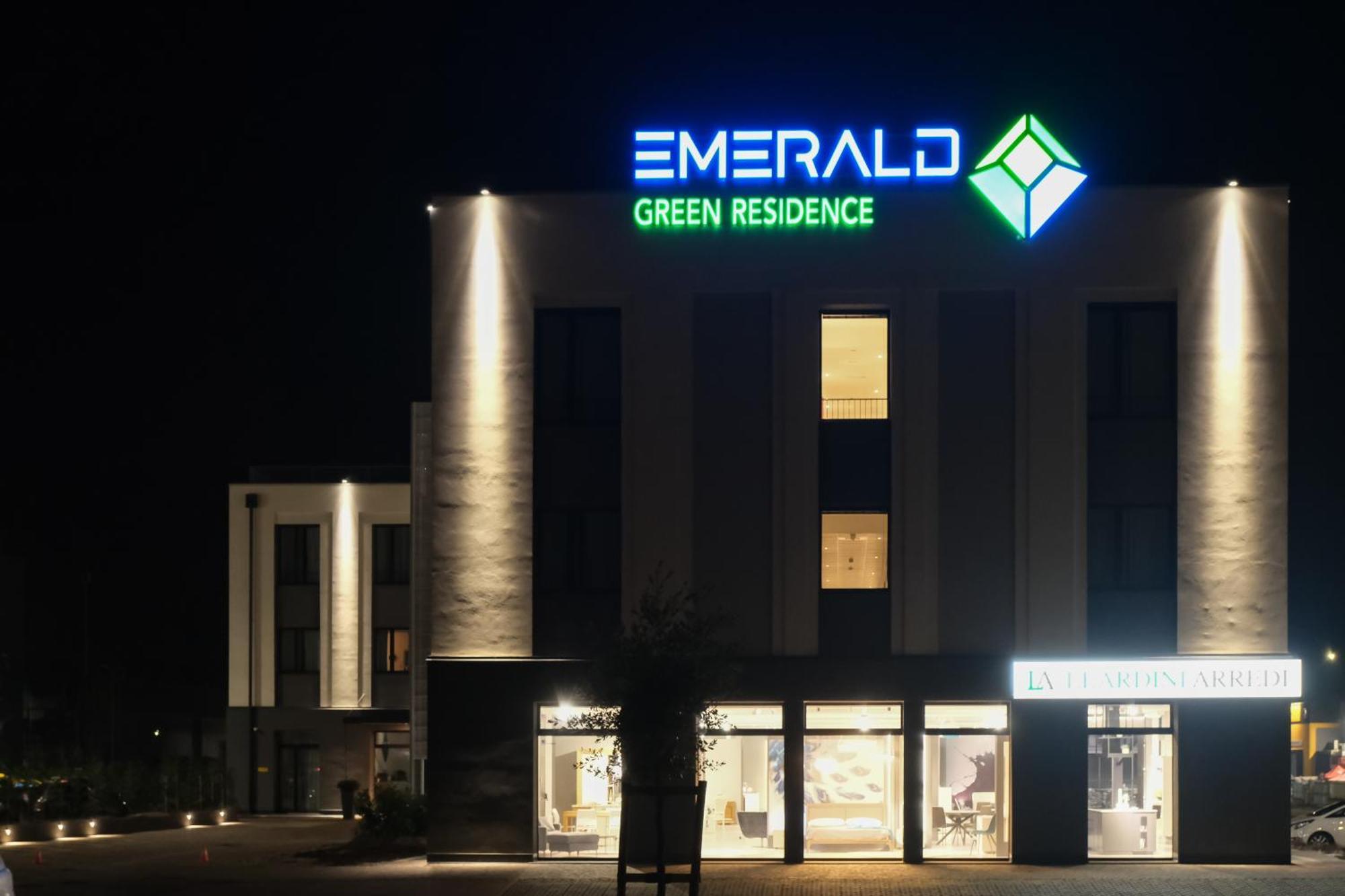 Emerald * Caldiero